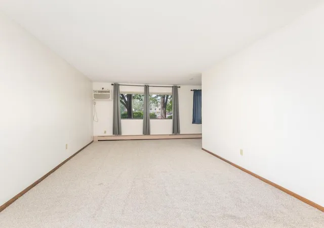 3rd image of 4101 Parklawn Ave #130, Minneapolis, MN 55435 | MLS# 7045953