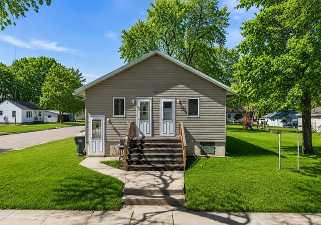 Homes for sale in Brownton, MN | 226 3rd Ave S, Brownton, MN 55312 | MLS# 7046112