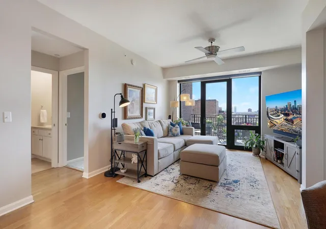 Homes for sale in Minneapolis, MN | 500 E Grant St #707, Minneapolis, MN 55404 | MLS# 7046154