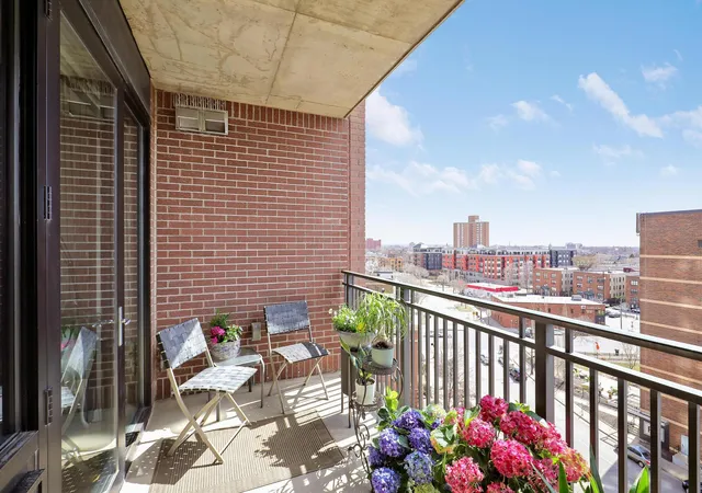 Homes for sale in Minneapolis, MN | 500 E Grant St #707, Minneapolis, MN 55404 | MLS# 7046154