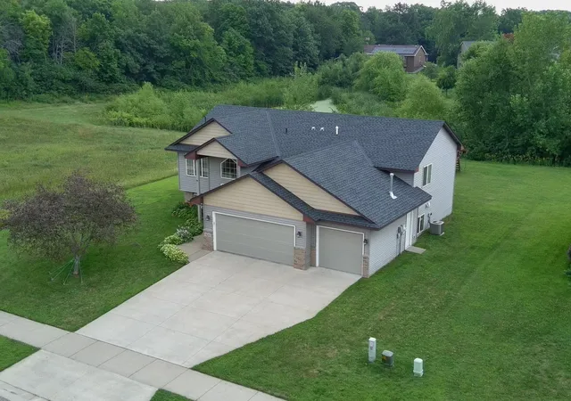 Photo 1 of Single family home for sale at 929 Farmers Ridge Trl, Belle Plaine, MN 56011 | MLS# 7046249 | Listing updated on 2026-08-30