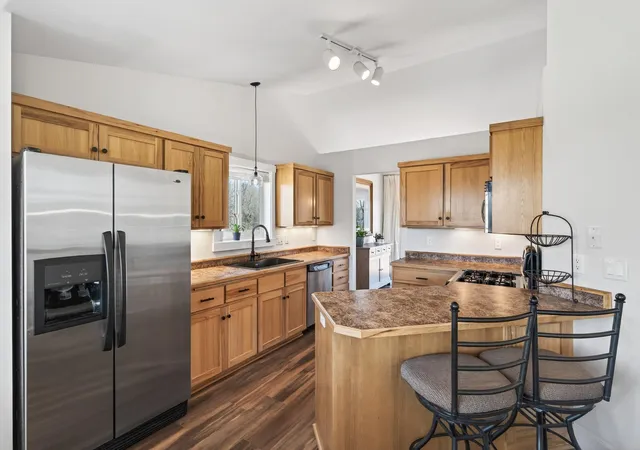 Photo 3 of Single family home for sale at 929 Farmers Ridge Trl, Belle Plaine, MN 56011 | MLS# 7046249 | Listing updated on 2026-08-30