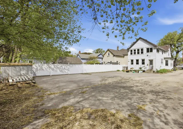Photo 3 of Single family home for sale at 1342 3rd Avenue S, Fargo, ND 58103 | MLS# 7046264 | Listing updated on 2026-08-05