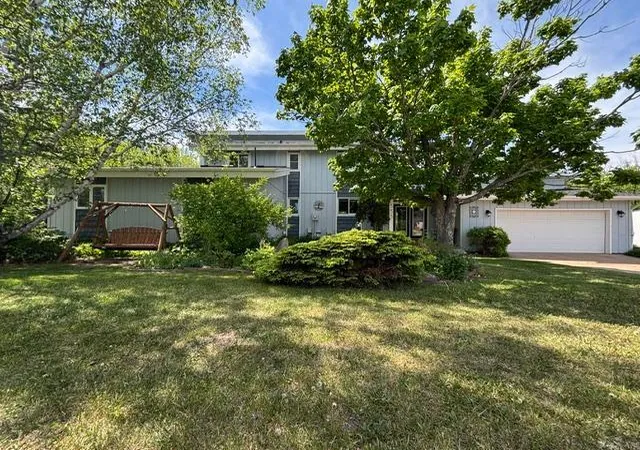1st image of 333 5th Ave Ne, Chisholm, MN 55719 | MLS# 7046271