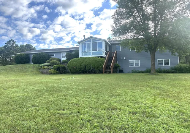 Photo 2 of Single family home for sale at 6049 Rolling Hills Dr Sw, Montevideo, MN 56265 | MLS# 7046299 | Listing updated on 2026-09-30