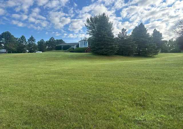 Photo 3 of Single family home for sale at 6049 Rolling Hills Dr Sw, Montevideo, MN 56265 | MLS# 7046299 | Listing updated on 2026-09-30