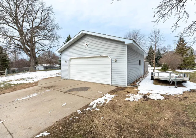 Homes for sale in Fergus Falls, MN | 517 Springen Ave, Fergus Falls, MN 56537 | MLS# 7046302