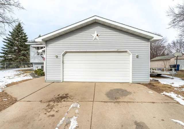 Homes for sale in Fergus Falls, MN | 517 Springen Ave, Fergus Falls, MN 56537 | MLS# 7046302