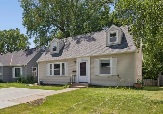 Homes for sale in Hopkins, MN | 402 Jefferson Ave S, Hopkins, MN 55343 | MLS# 7046346