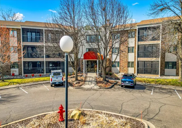 Listing Photo 1 - Condo for sale in building located at 3150 Gln Oaks Ave, White Bear Lake, MN 55110 - Unit #105A