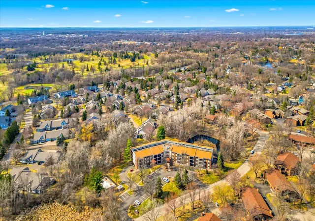 Listing Photo 2 - Condo for sale in building located at 3150 Gln Oaks Ave, White Bear Lake, MN 55110 - Unit #105A