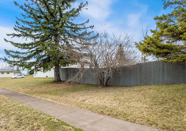 29th image of 68 Edison Blvd, Silver Bay, MN 55614 | MLS# 7046456