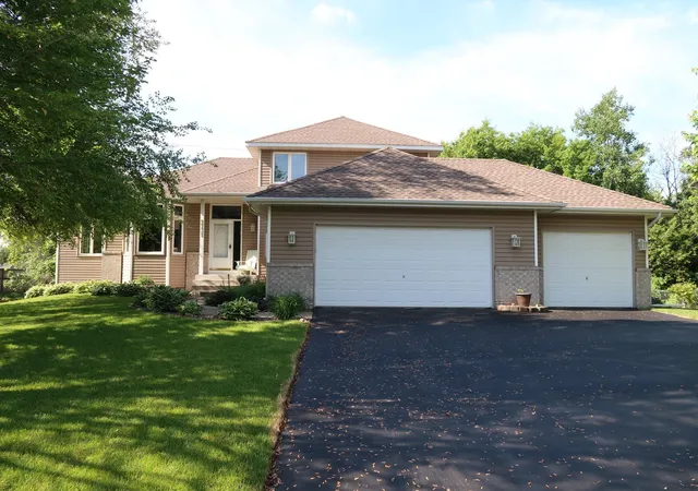 3rd image of 9731 Greenspruce Ct N, Brooklyn Park, MN 55443 | MLS# 7046642