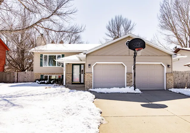 Photo 1 of Single family home for sale at 2408 34th Avenue S, Fargo, ND 58104 | MLS# 7046659 | Listing updated on 2026-08-30
