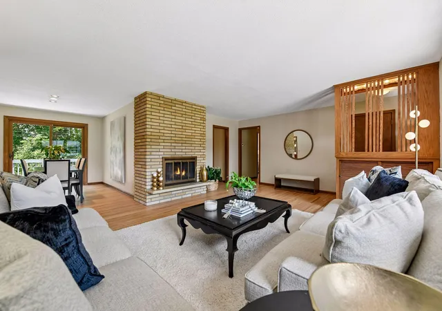 Homes for sale in Edina, MN | 5932 Walnut Dr, Edina, MN 55436 | MLS# 7046733