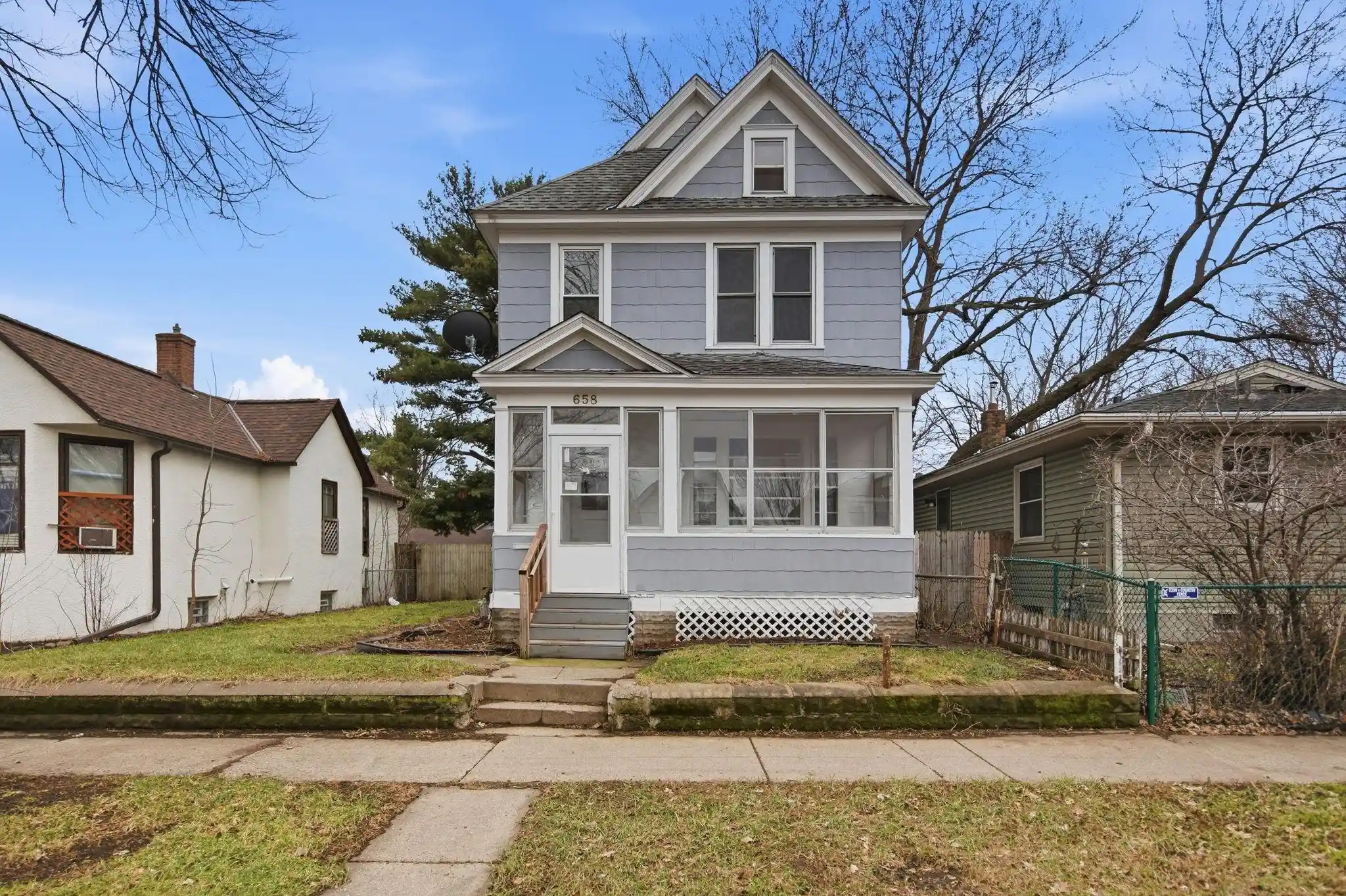 Listing Photo 1 - Condo for sale in 658 Edmund Ave located at 658 Edmund Ave, Saint Paul, MN 55104 - Unit 658 Edmund Ave