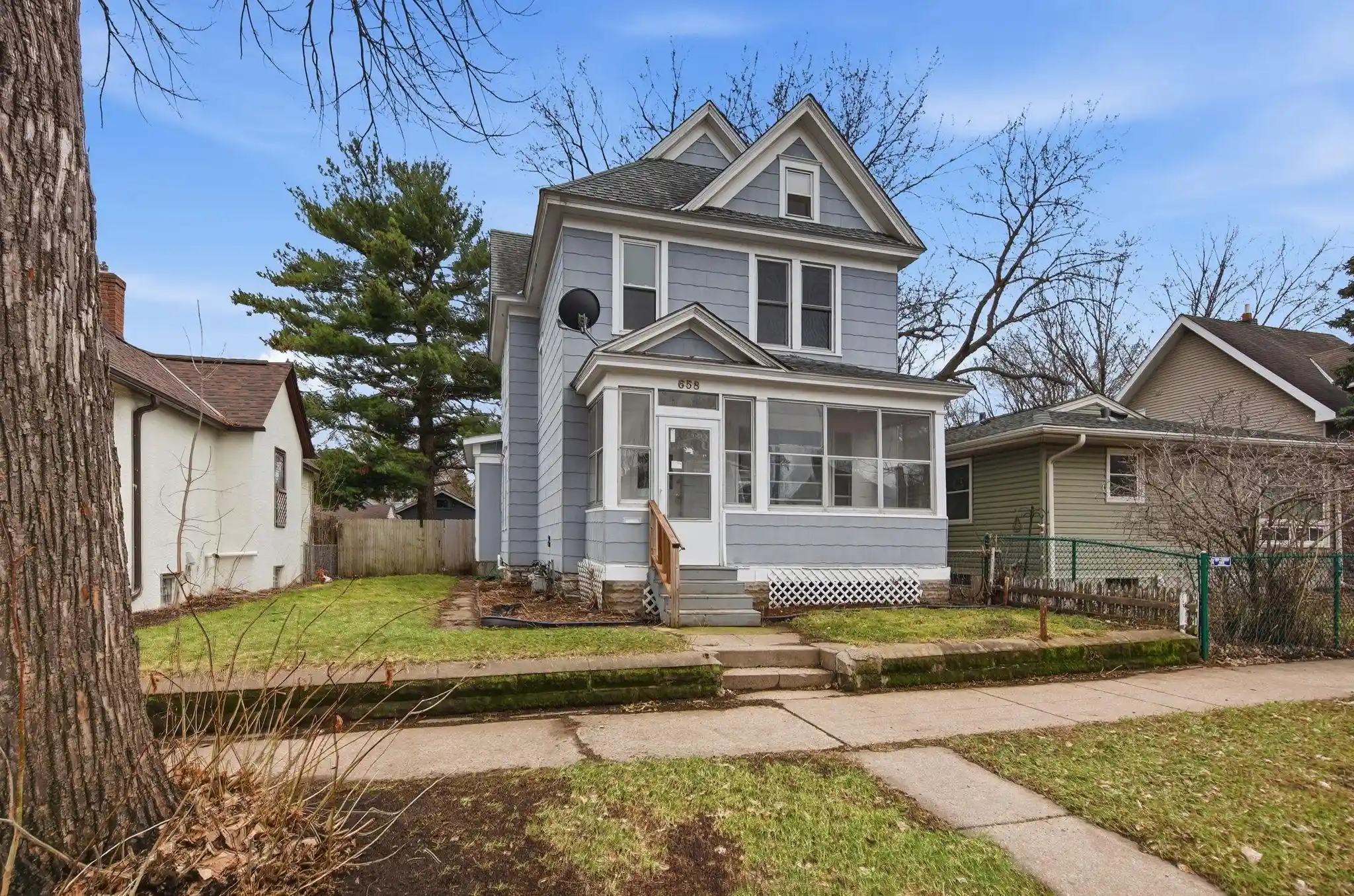 Listing Photo 2 - Condo for sale in 658 Edmund Ave located at 658 Edmund Ave, Saint Paul, MN 55104 - Unit 658 Edmund Ave