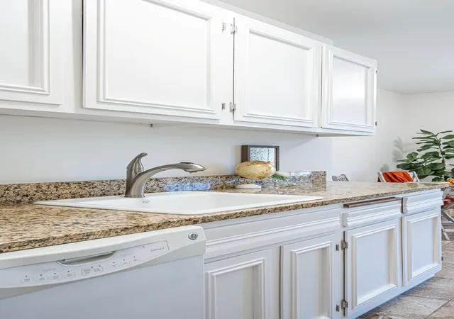 Photo 4 of Condo for sale at 4548 Cedar Lake Rd S #6, Minneapolis, MN 55416 | MLS# 7046806 | Listing updated on 2026-09-04