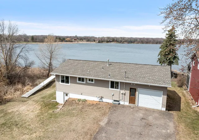 Homes for sale in Annandale, MN | 524 Lakeshore Cir, Annandale, MN 55302 | MLS# 7046847