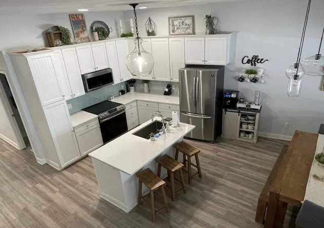 Photo 2 of Condo for sale at 1702 N Lakeshore Dr #2, Lake City, MN 55041 | MLS# 7046935 | Listing updated on 2026-10-03