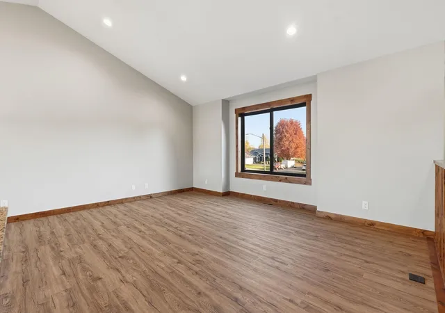 Photo 3 of Single family home for sale at 521 Summit Cir, Baldwin, WI 54002 | MLS# 7047036 | Listing updated on 2026-10-23
