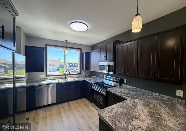 Photo 2 of Single family home for sale at 1661 Park View Ln Ne, Sauk Rapids, MN 56379 | MLS# 7047045 | Listing updated on 2026-09-22