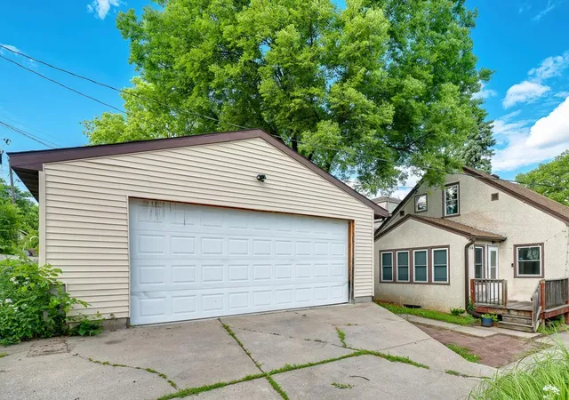 Homes for sale in Minneapolis, MN | 1651 Washburn Ave N, Minneapolis, MN 55411 | MLS# 7047137