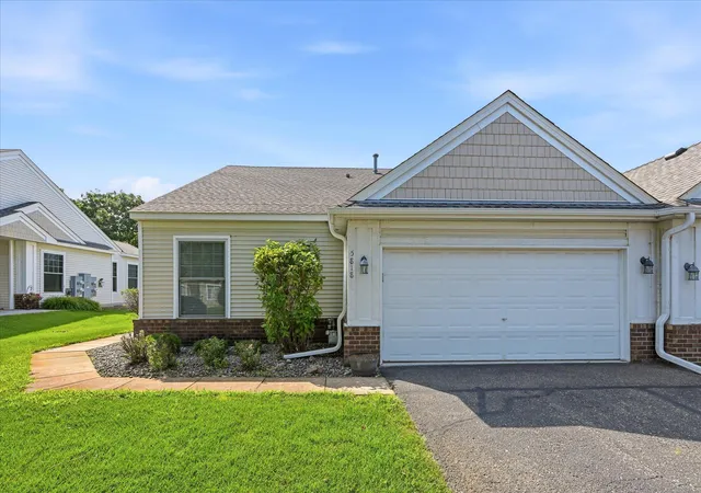 Photo 3 of Sale Pending at 5818 Prairie Ridge Dr, Saint Paul, MN 55126 | MLS# 7047378 | Listing updated on 2026-10-06