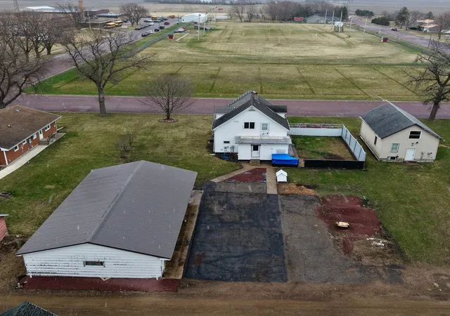Photo 3 of Single family home for sale at 736 Cedar Ave, Westbrook, MN 56183 | MLS# 7047409 | Listing updated on 2026-09-02