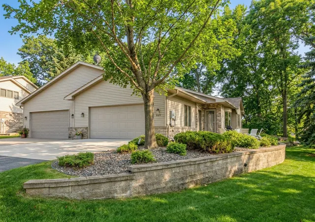 Homes for sale in Stillwater, MN | 869 Autumn Way, Stillwater, MN 55082 | MLS# 7047506