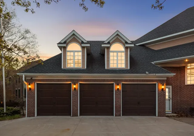 Photo 3 of Single family home for sale at 2437 Sunset Ct, Saint Paul, MN 55117 | MLS# 7047736 | Listing updated on 2026-09-24