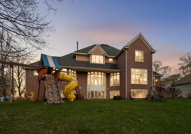 Photo 4 of Single family home for sale at 2437 Sunset Ct, Saint Paul, MN 55117 | MLS# 7047736 | Listing updated on 2026-09-24