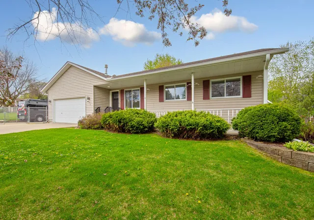 Homes for sale in Faribault, MN | 410 Littleford Ln, Faribault, MN 55021 | MLS# 7047807
