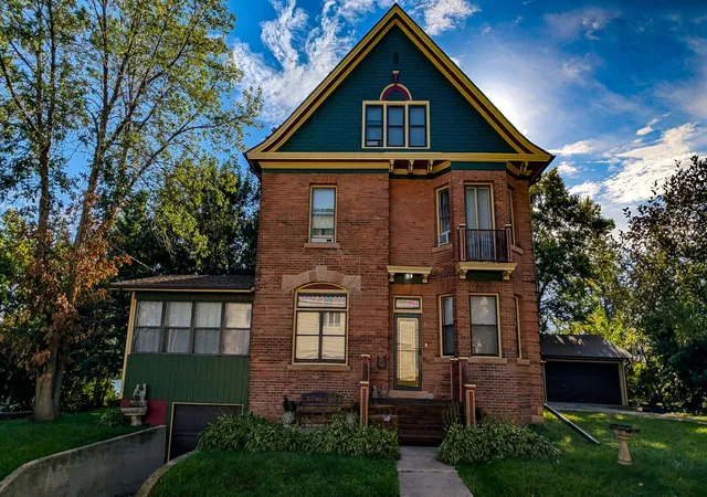 Photo 3 of Single family home for sale at 310 N Washington Ave, Albert Lea, MN 56007 | MLS# 7047938 | Listing updated on 2026-10-14