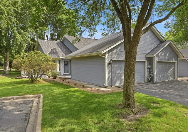 Photo 1 of Single family home for sale at 2741 River Hills Dr S, Burnsville, MN 55337 | MLS# 7048328 | Listing updated on 2026-08-28