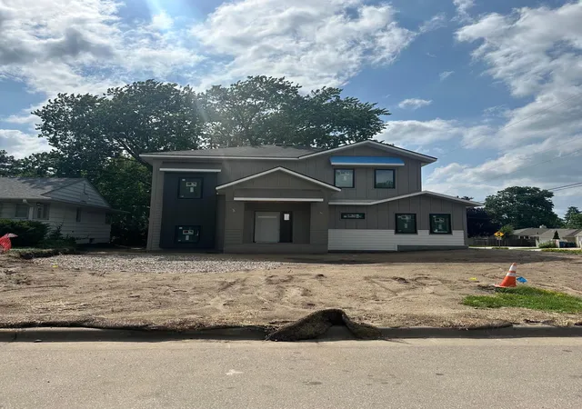 Photo 1 of Single family home for sale at 5800 Drew Ave S, Edina, MN 55410 | MLS# 7048399 | Listing updated on 2026-08-27