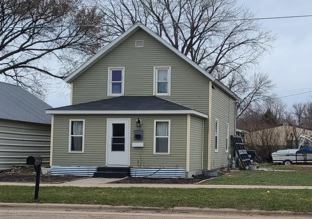 Homes for sale in Ghent, MN | 106 N Chapman St, Ghent, MN 56239 | MLS# 7048431