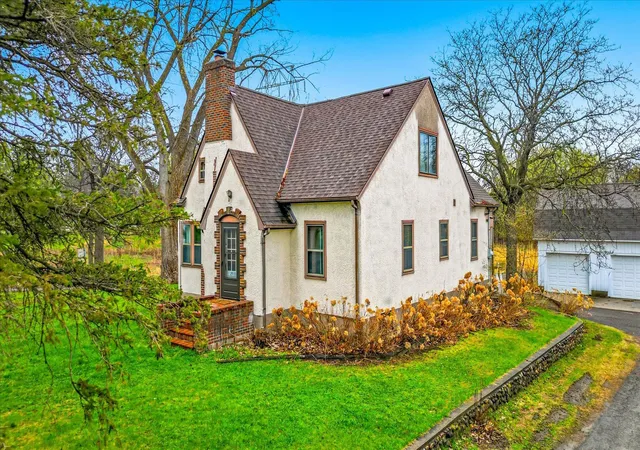 2nd image of 2533 Snelling Curv, Saint Paul, MN 55113 | MLS# 7048571