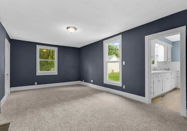 Listing Photo 5 - Condo for sale in building located at 429 2nd Ave E, Shakopee, MN 55379