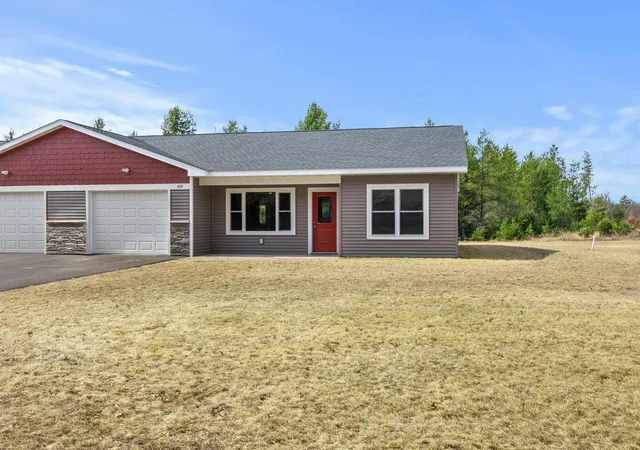 4th image of 409 N Russell St, Grantsburg, WI 54840 | MLS# 7048780