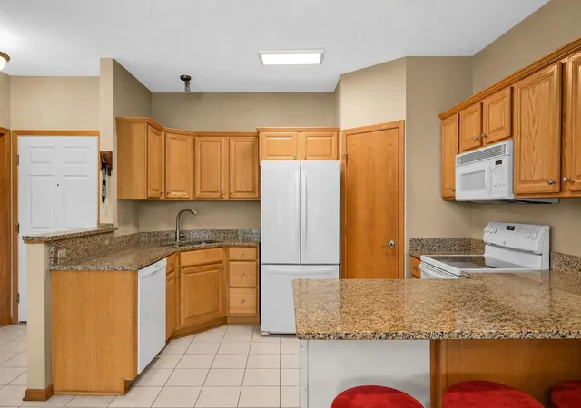 Photo 3 of Condo for sale at 5985 Rowland Rd #302, Hopkins, MN 55343 | MLS# 7048830 | Listing updated on 2026-07-16