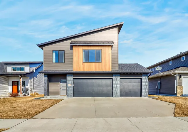1st image of 442 Hampton Dr W, Moorhead, MN 56560 | MLS# 7049283