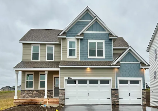 Photo 3 of Single family home for sale at 2066 Kestrel Dr, Shakopee, MN 55379 | MLS# 7049292 | Listing updated on 2026-09-21