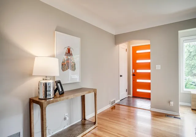 2nd image of 1431 Spring Valley Rd, Minneapolis, MN 55422 | MLS# 7049566