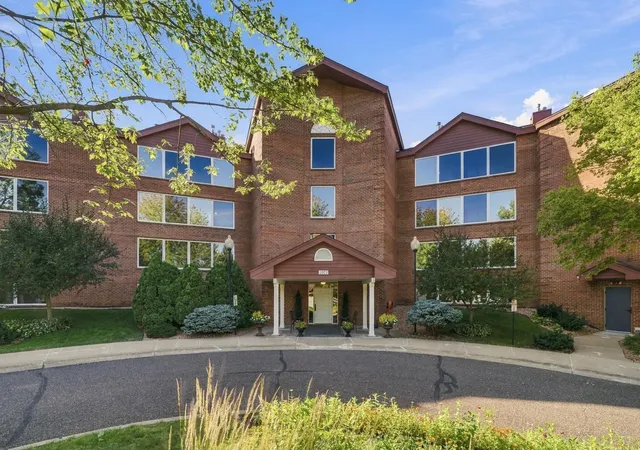 Condo for sale at 1021 Sibley Memorial Hwy #404, Lilydale, MN 55118 | MLS# 7049625