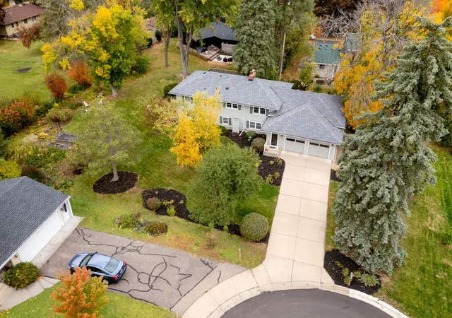 3rd image of 36 Western Ter, Golden Valley, MN 55426 | MLS# 7049681