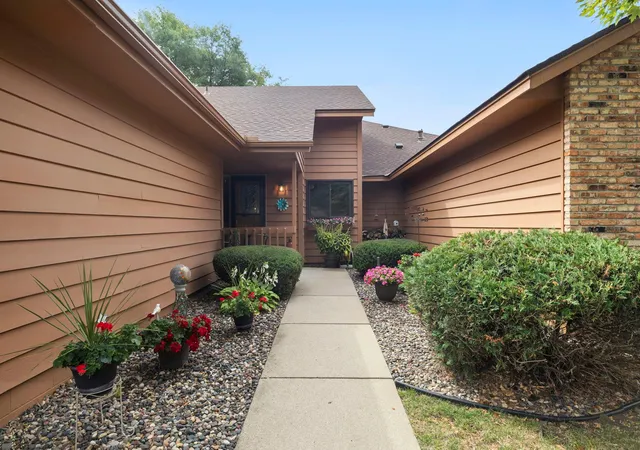 Photo 2 of Single family home for sale at 14621 Embassy Ave, Saint Paul, MN 55124 | MLS# 7049740 | Listing updated on 2026-09-02