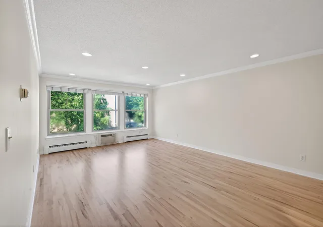 4th image of 821 Douglas Ave, Minneapolis, MN 55403
