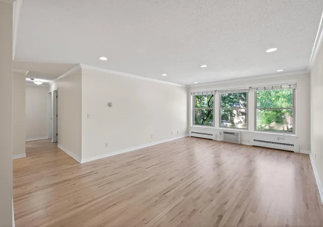 5th image of 821 Douglas Ave, Minneapolis, MN 55403