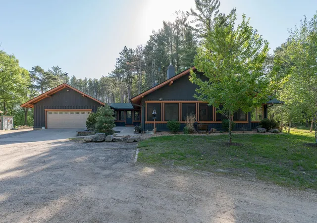 Homes for sale in Elysian, MN | 11 Cedar Point Ln Nw, Elysian, MN 56028 | MLS# 7049855
